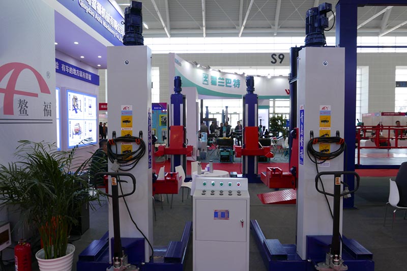 舉升機
