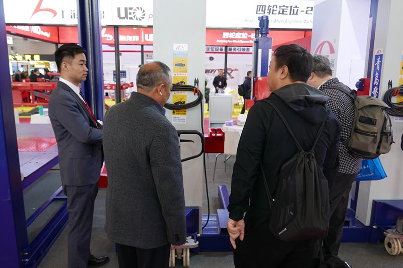 舉升機